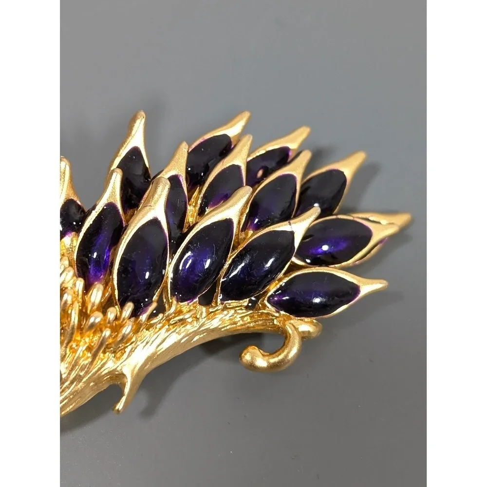 Vintage Gold Tone‎ Hedgehog Brooch Purple Enamel Figural Pin Animal